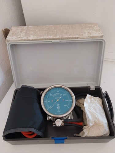 Pressure gauge oscillotometer - ,